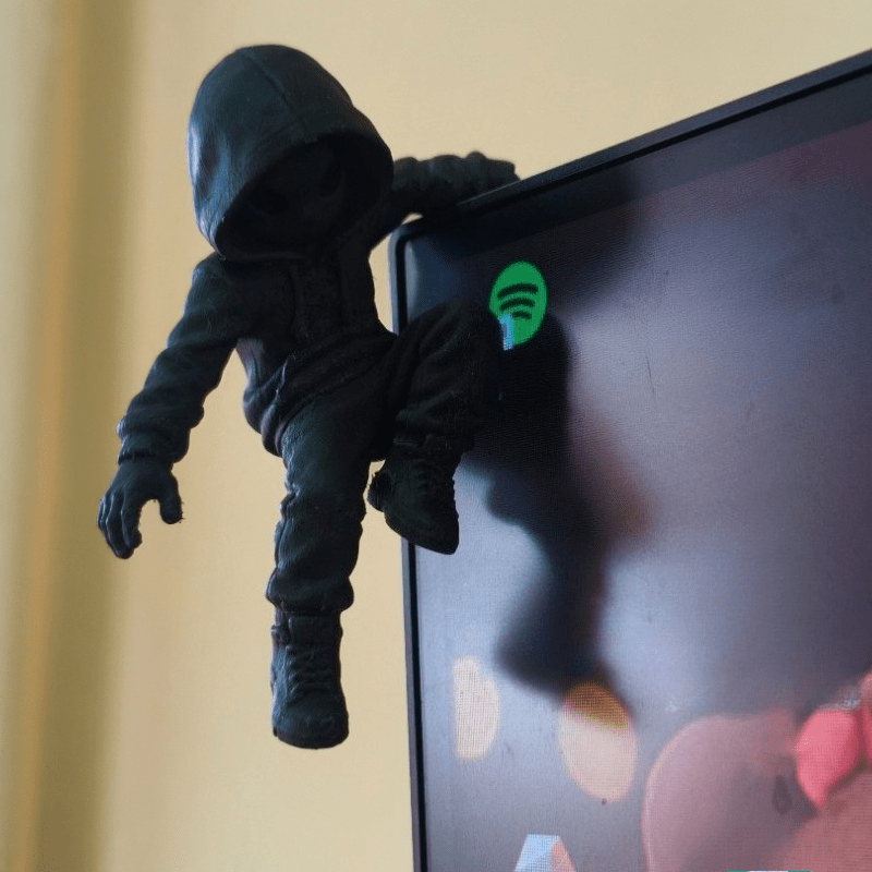 Retro Gaming Accessories - Climb Hoodie Alien Mini Statue 3D